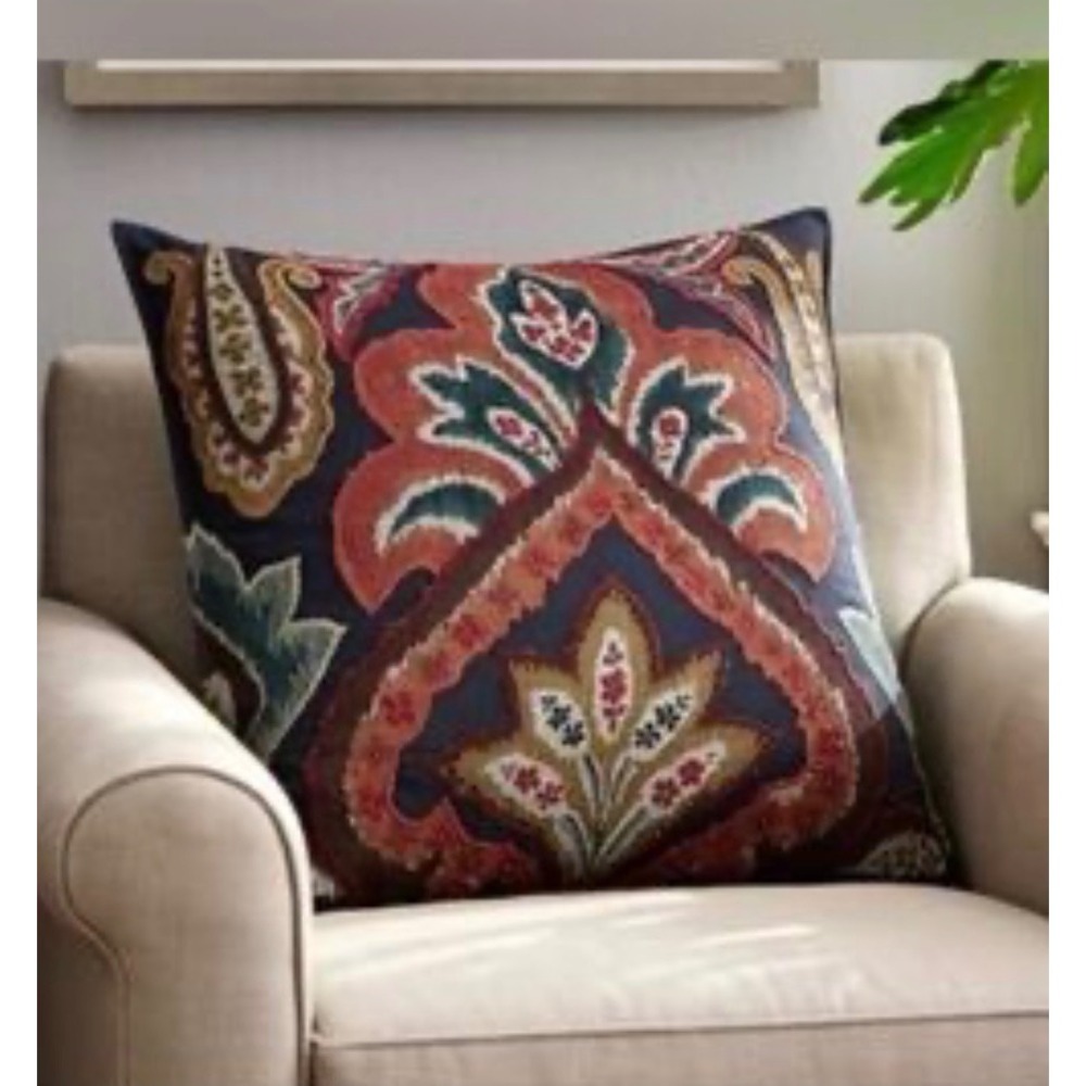 Pottery Barn Set 2 Paisley Ikat Pillow Shams 24x24 Navy Embroidered Beaded Cover